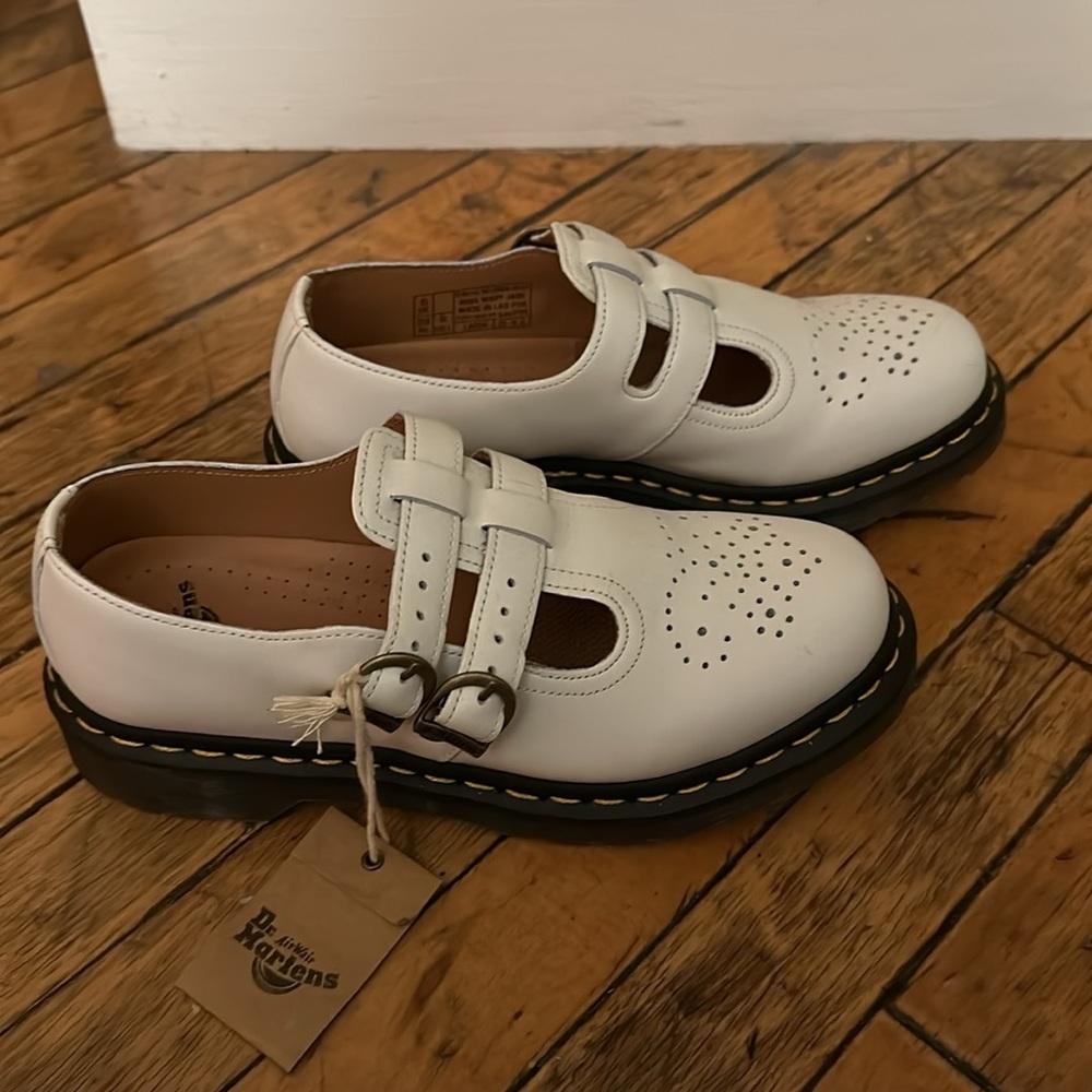 *Brand New* Dr. Martens 8065 Leather Mary Jane’s